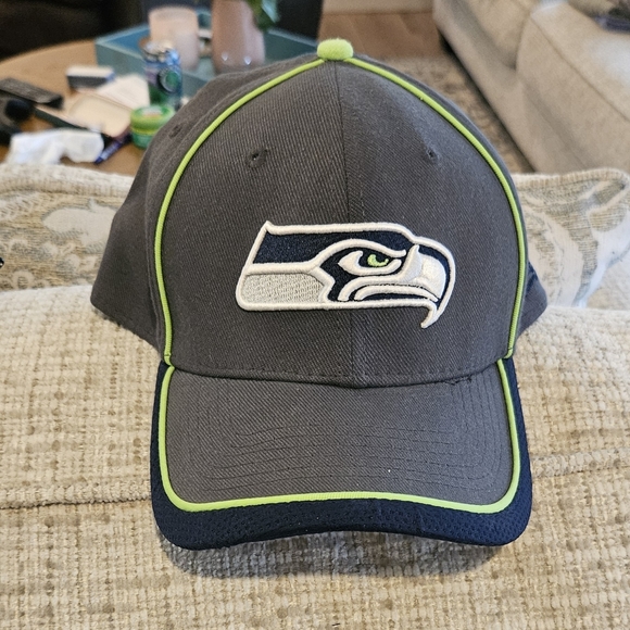 NWOT'S - NFL - NEW ERA SEAHAWKS ballcap - 39Thirty - Size M-L - Picture 3 of 6